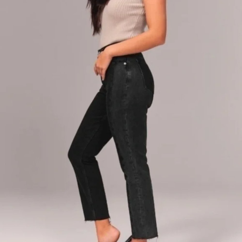 Abercrombie the Mom High Rise Curve Love Black Jean 26 - Picture 4 of 6